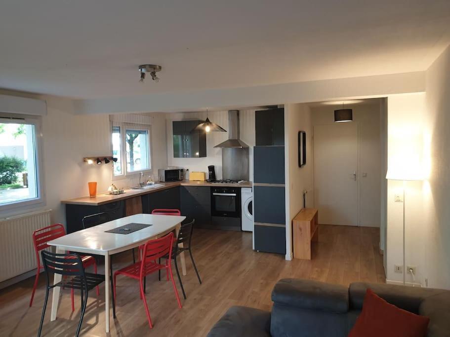 62 M2 Rez De Jardin, Terrasse , 6 Lits Et Parking Apartment Annecy Exterior photo
