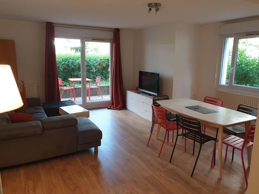 62 M2 Rez De Jardin, Terrasse , 6 Lits Et Parking Apartment Annecy Exterior photo